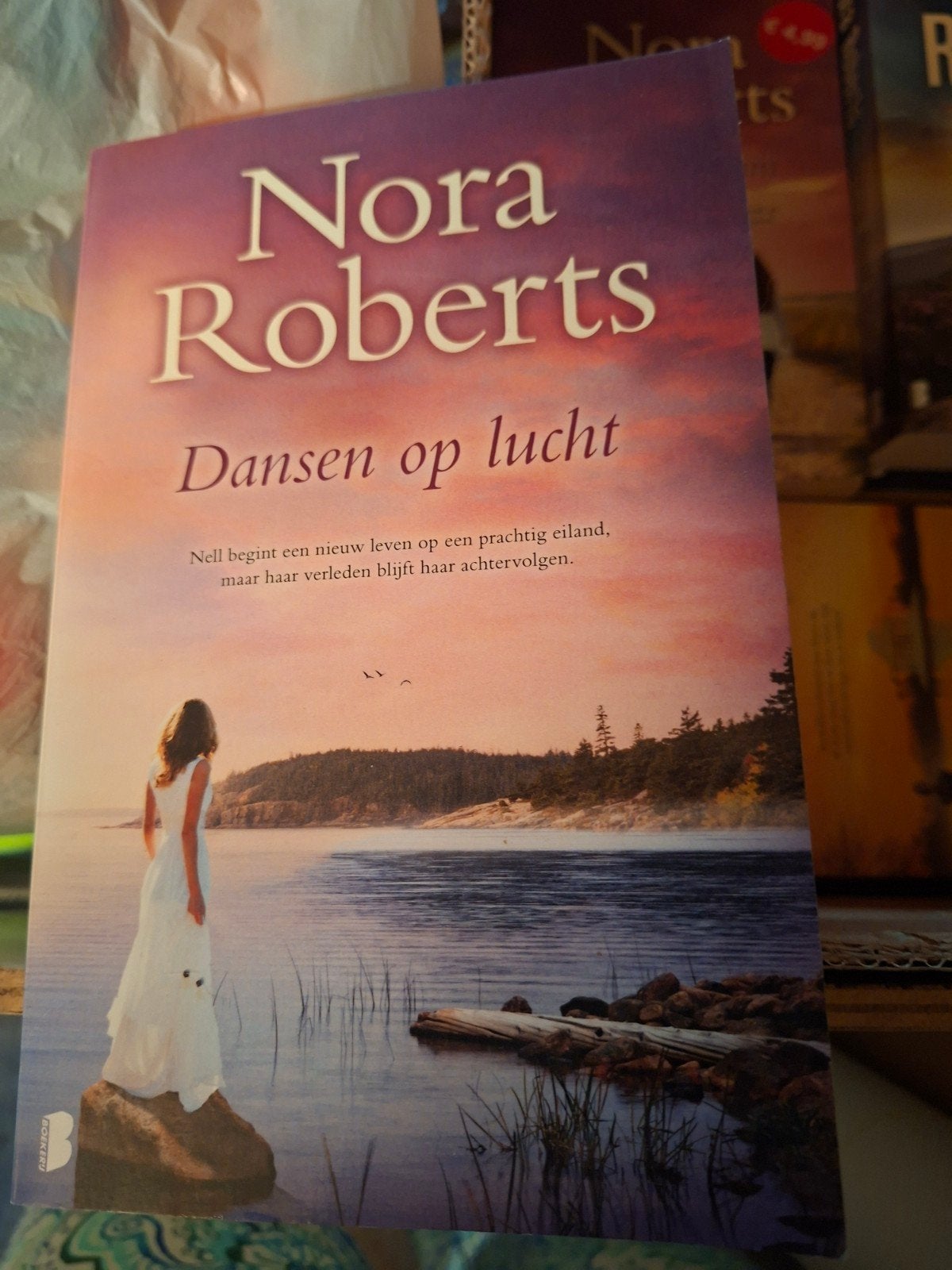 Nora roberts dansen op lucht, Ophalen of Verzenden, Gelezen