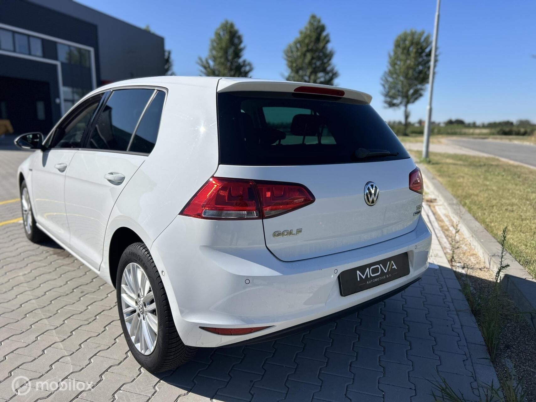 Volkswagen Golf 7 1.2 TSI CUP Edition 40|STOELVERWARMING|APK, Voorwielaandrijving, 86 pk, 4 cilinders, Wit