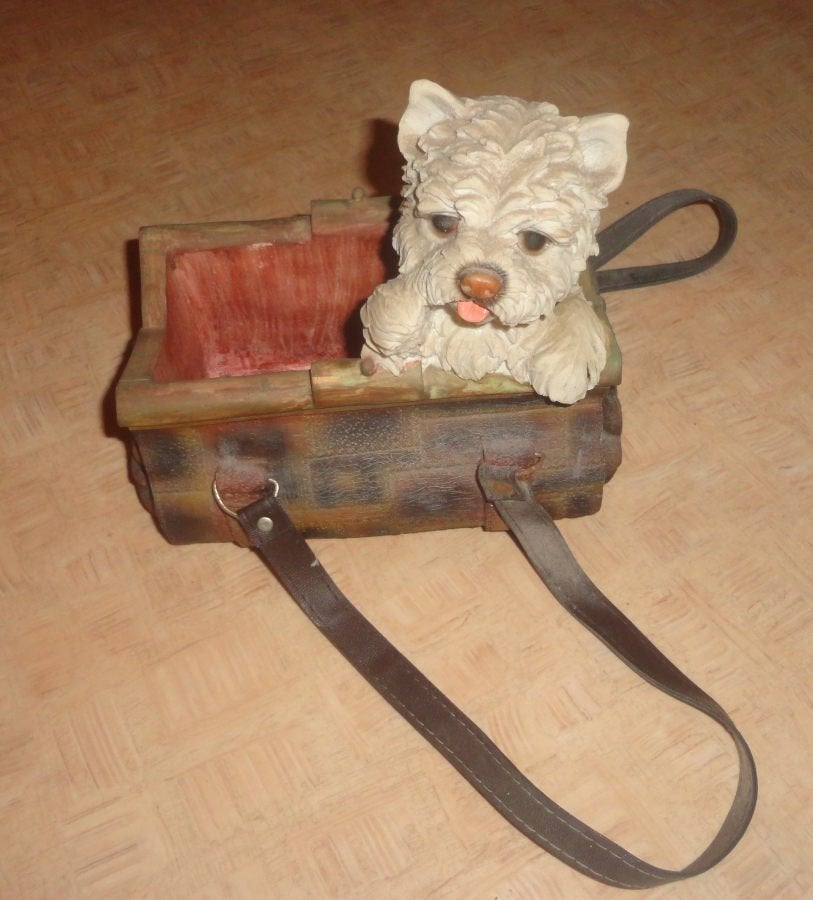 Beeld hond in tas - West Highland White Terrier, Ophalen of Verzenden, Gebruikt, Dier
