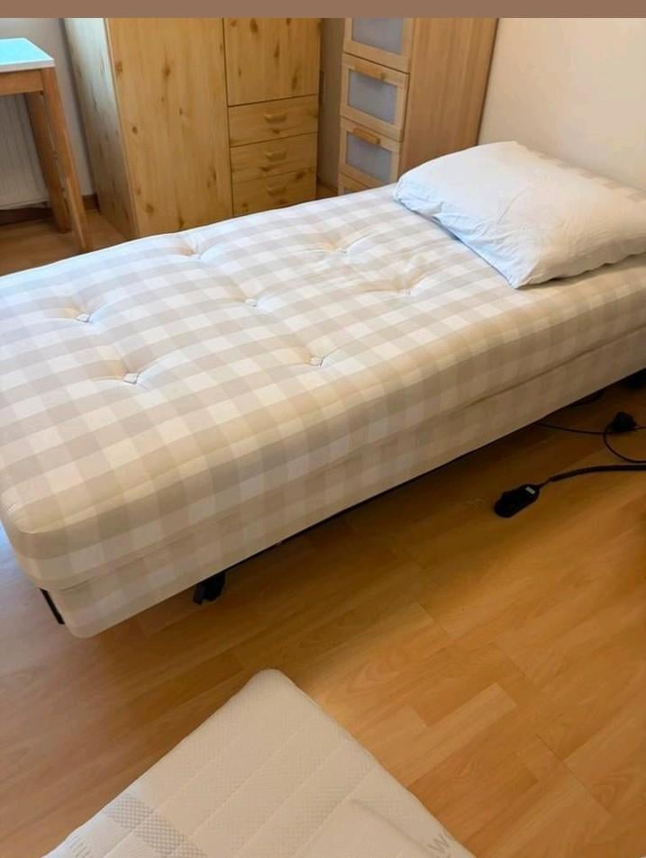 Hastens bed 210 x 90 elektrisch verstelbaar, Ophalen, Verstelbaar, 90 cm, Eenpersoons
