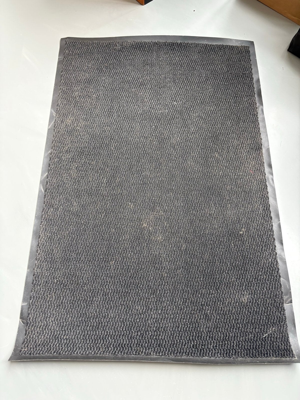 Deurmat - Grijs - Gebruikt - 78,5cm x 119cm, Tuin en Terras, Deurmatten, Ophalen, Binnen, Gebruikt, Nylon