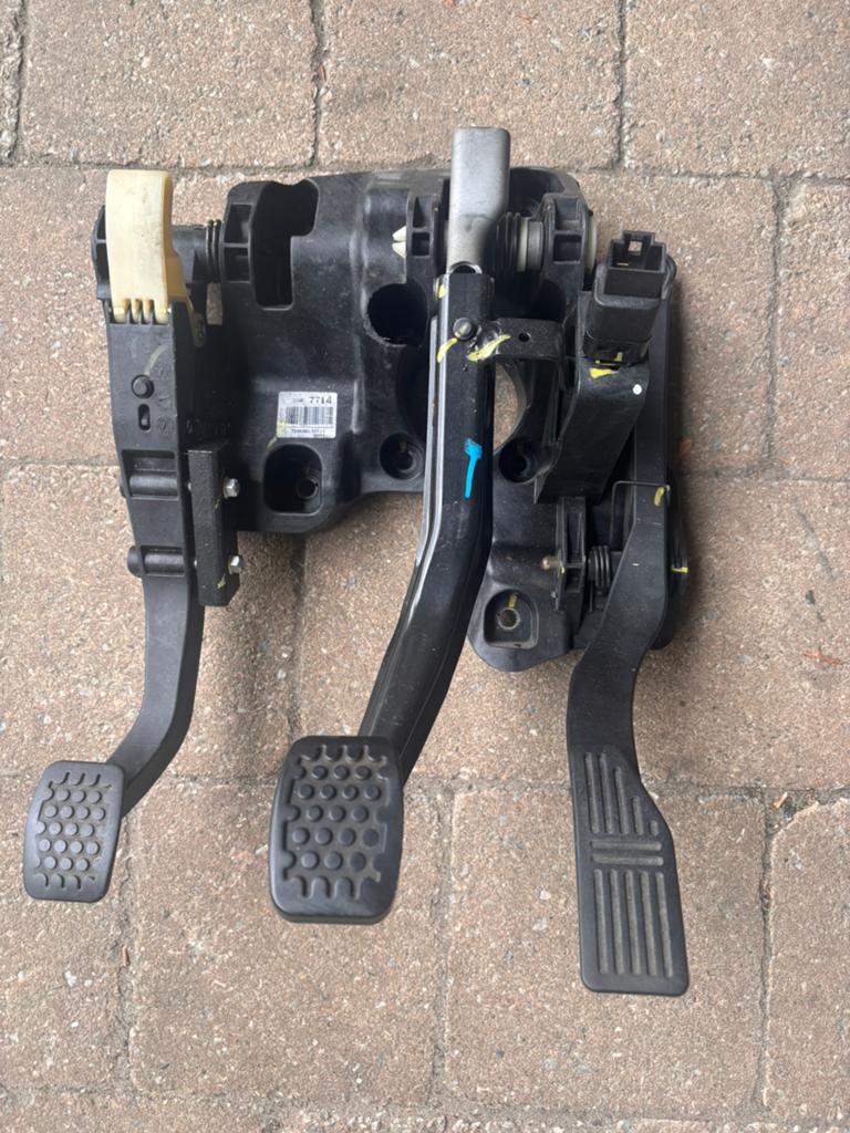 Chevrolet Spark pedalenset, Verzenden, Gebruikt, Chevrolet