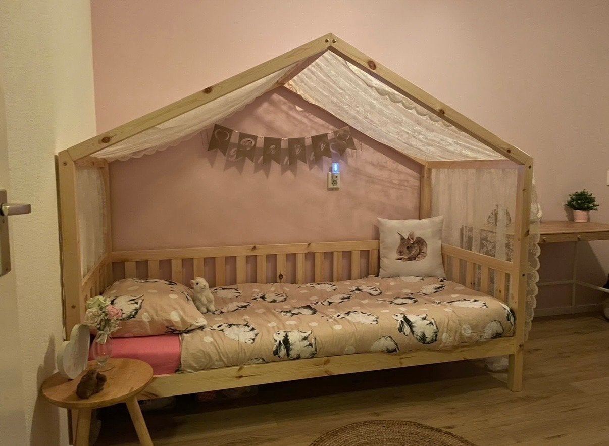 Houten huisbed voor kinderen - Eenpersoonsbed, Ophalen, 90 cm, Zo goed als nieuw, 200 cm
