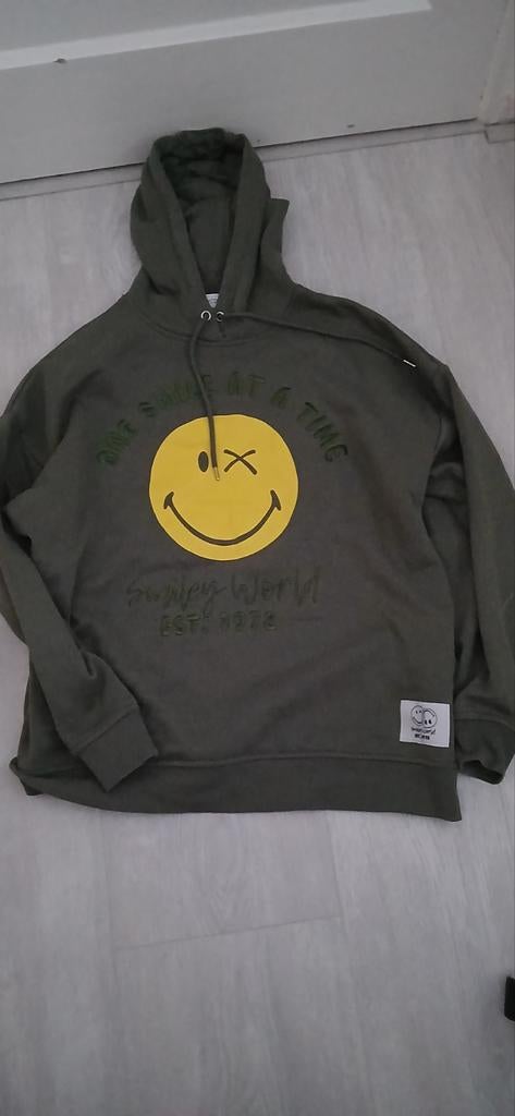 Leuke groene hoodie trui met smileys mt xs, Ophalen of Verzenden, Zo goed als nieuw, Maat 34 (XS) of kleiner, Groen