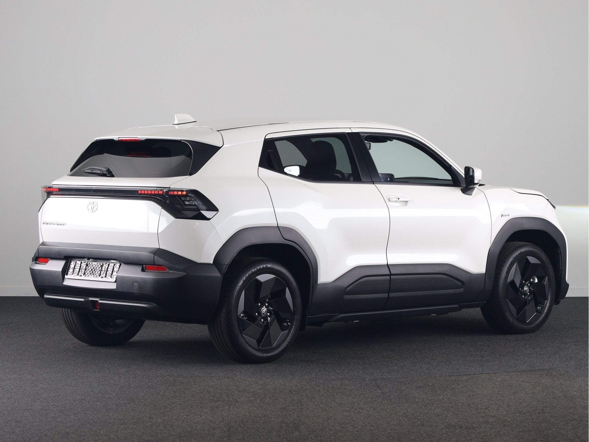 Toyota Urban Cruiser Dynamic 61 kWh *NIEUW* | Direct leverba, Auto's, Stof, Wit, Urban Cruiser, SUV of Terreinwagen