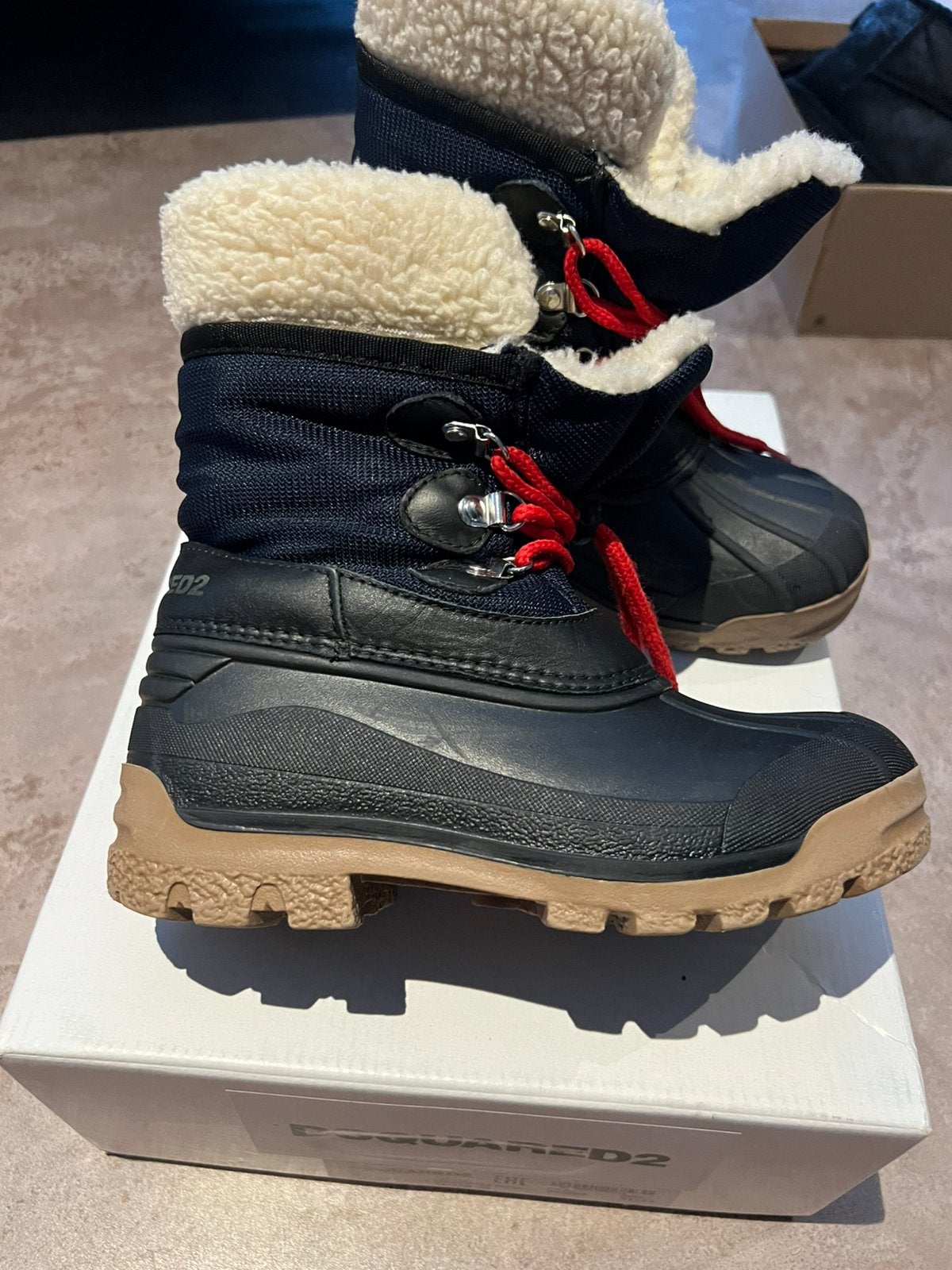 DSQUARED2 winterlaarzen  maat 31/32 origineel zgan, Kinderen en Baby's, Ophalen of Verzenden, Jongen, Laarzen, Zo goed als nieuw