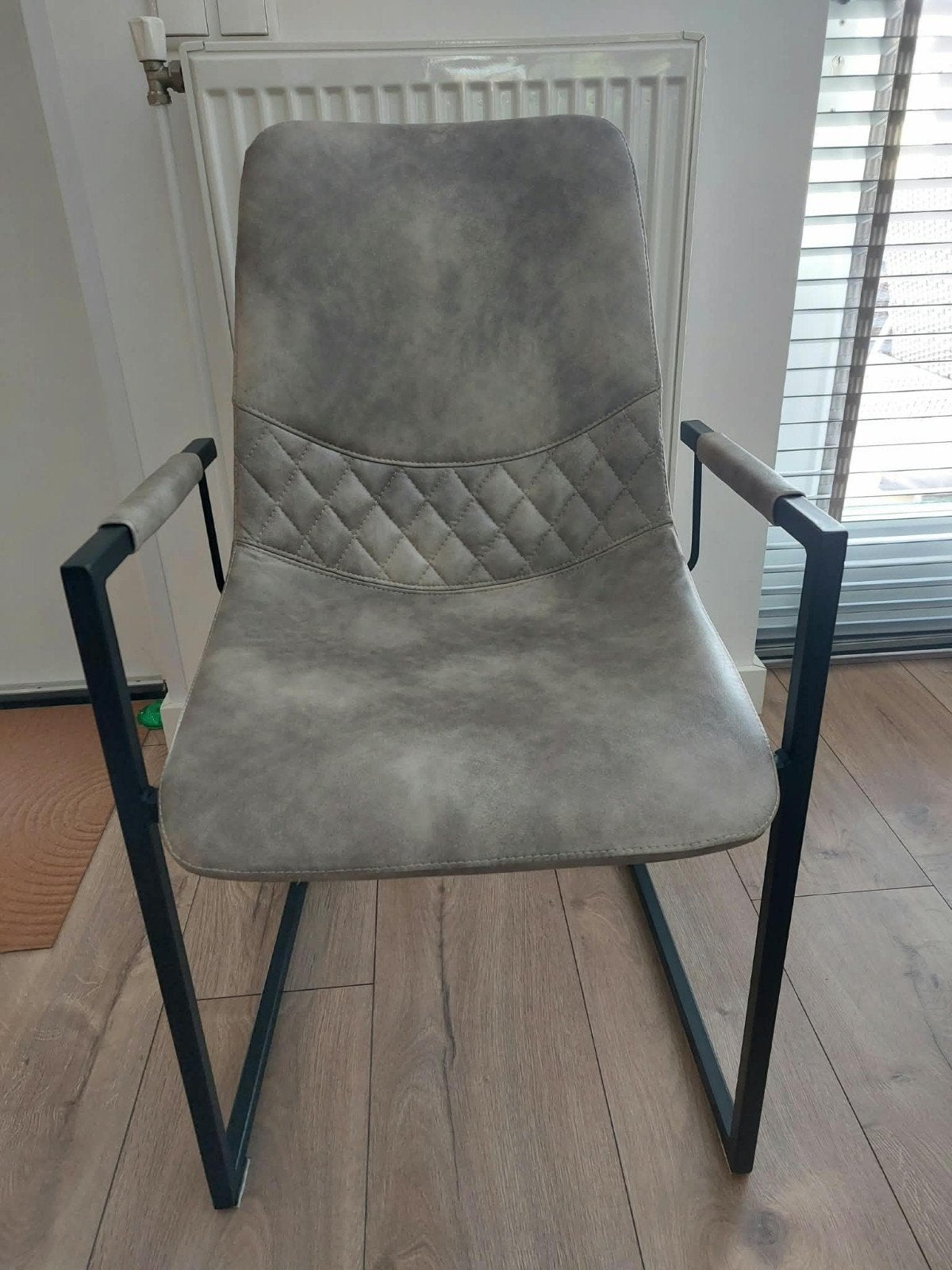 Set van 4 industriële eetkamerstoelen met armleuningen, Ophalen, Vier, Industrieel, Kunststof