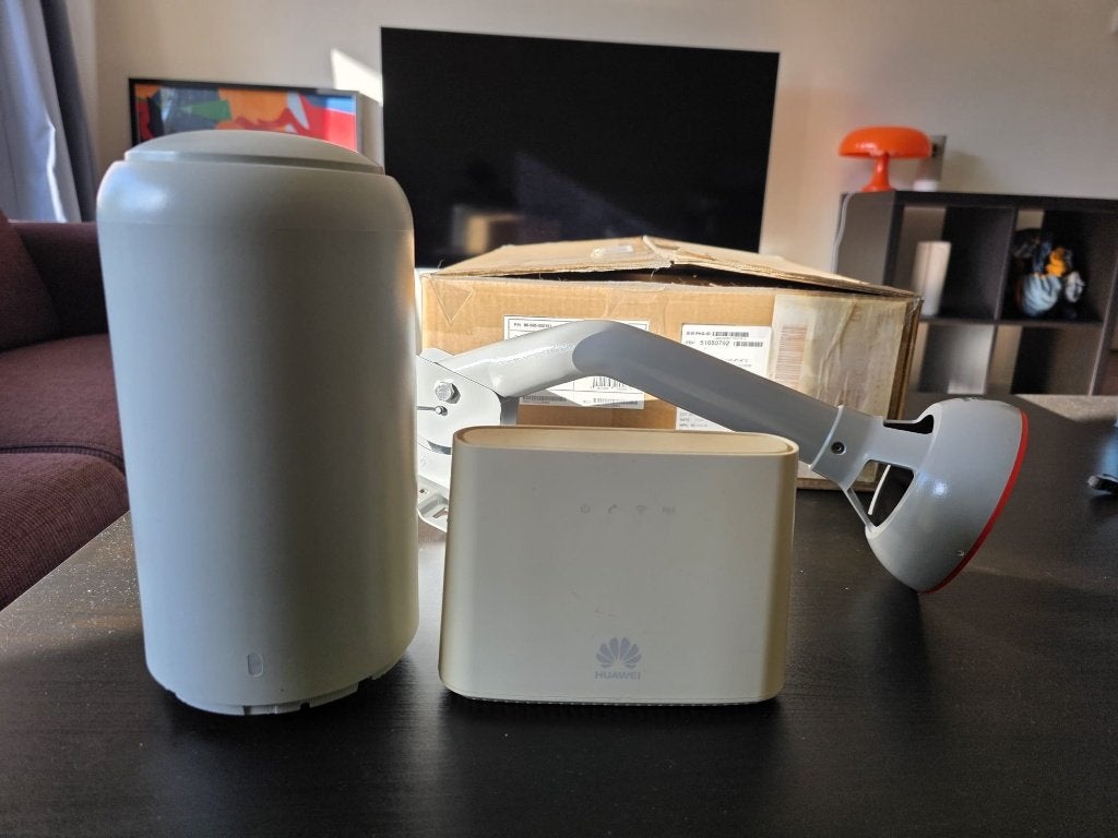 Huawei B2368 Modem 5G, Computers en Software, Ophalen of Verzenden, Zo goed als nieuw, Router