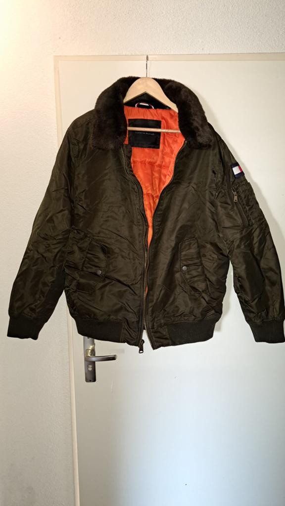 Tommy Hilfiger bomberjack, Ophalen of Verzenden, Zo goed als nieuw, Maat 52/54 (L), Bruin