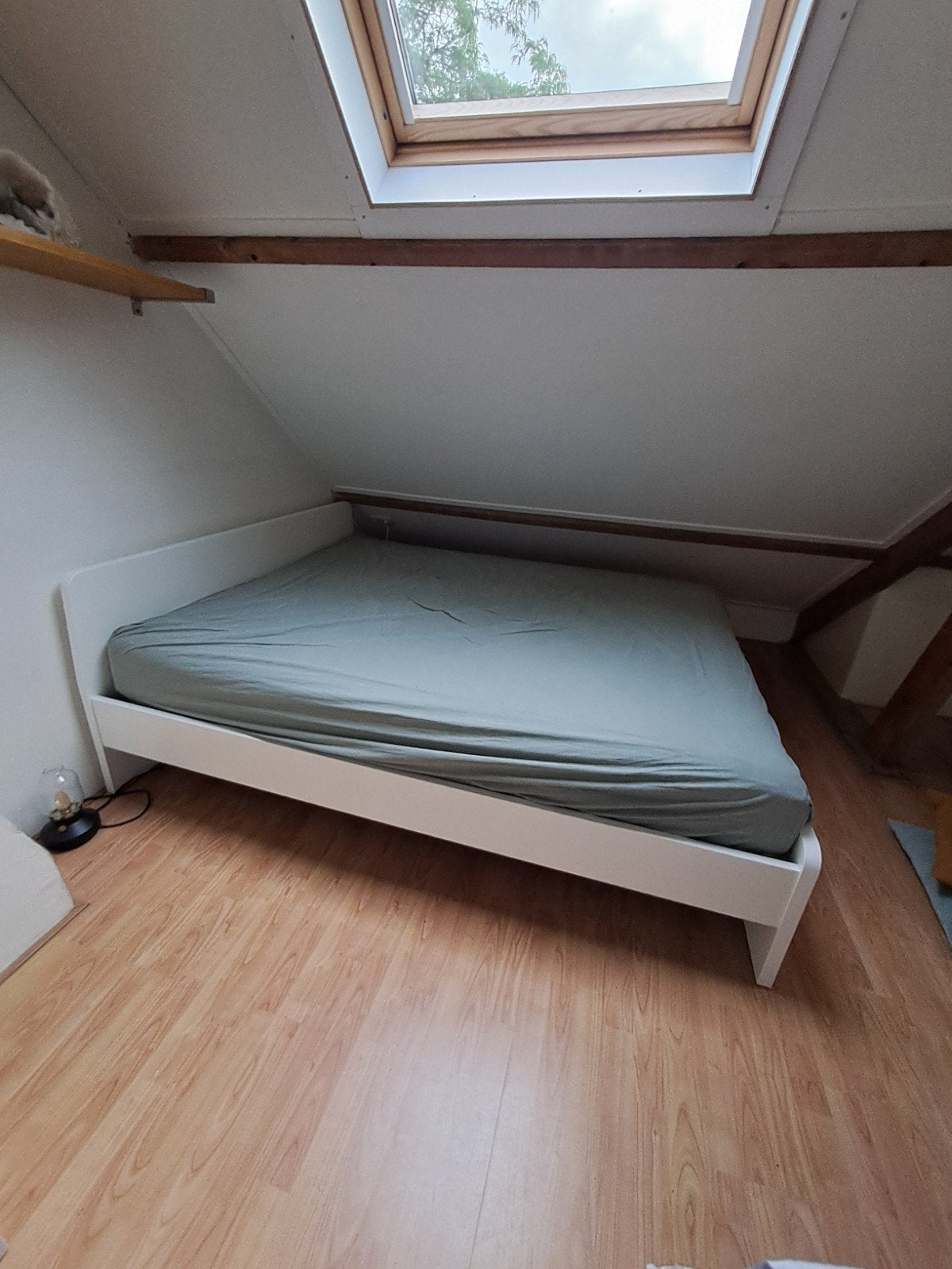 Zsm ophalen! IKEA Bedframe met 2 bodems en matras, Ophalen, Wit, Tweepersoons, Zo goed als nieuw