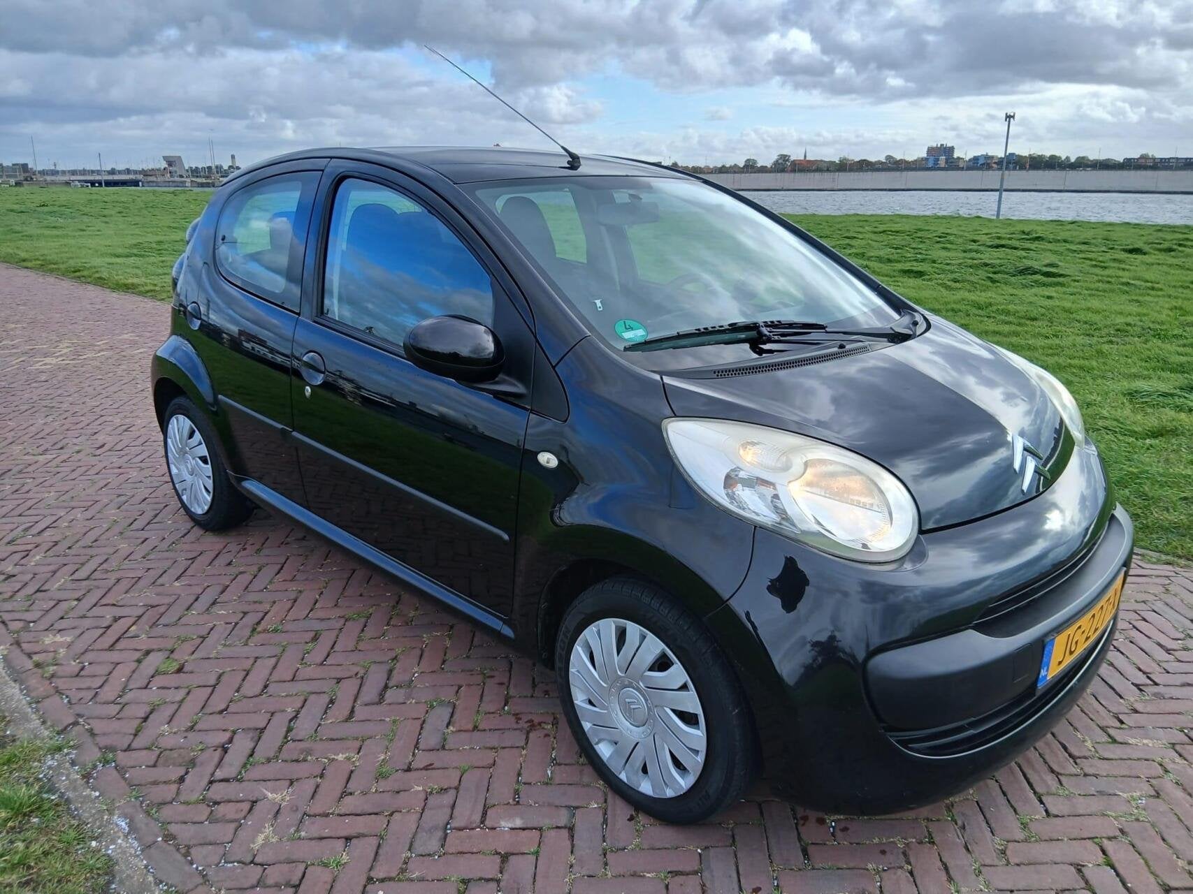 Citroen C1 1.0-12V Séduction|AIRCO|CARPLAY|NAVI|5-DRS, Auto's, Voorwielaandrijving, Stof, Gebruikt, Zwart
