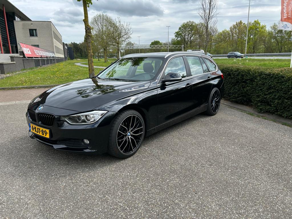 BMW 3-Serie 2.0 320D EDE Touring AUT 2013 Zwart, Auto's, BMW, Automaat, 745 kg, Achterwielaandrijving, 1995 cc