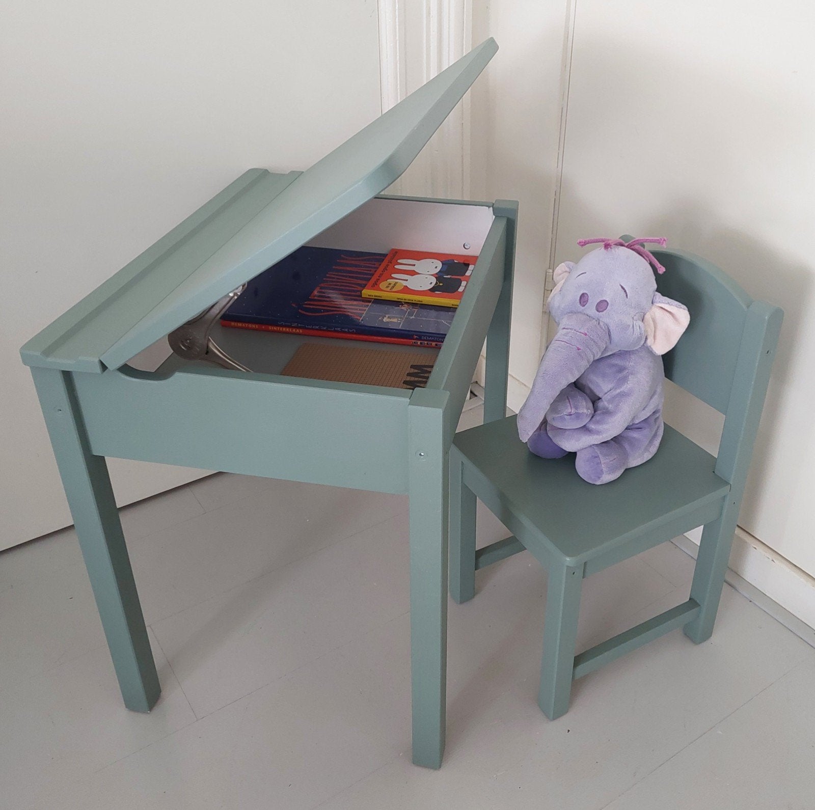 IKEA Schoolbank + Kinderstoel SUNDVIK Kinderbureautje, Ophalen