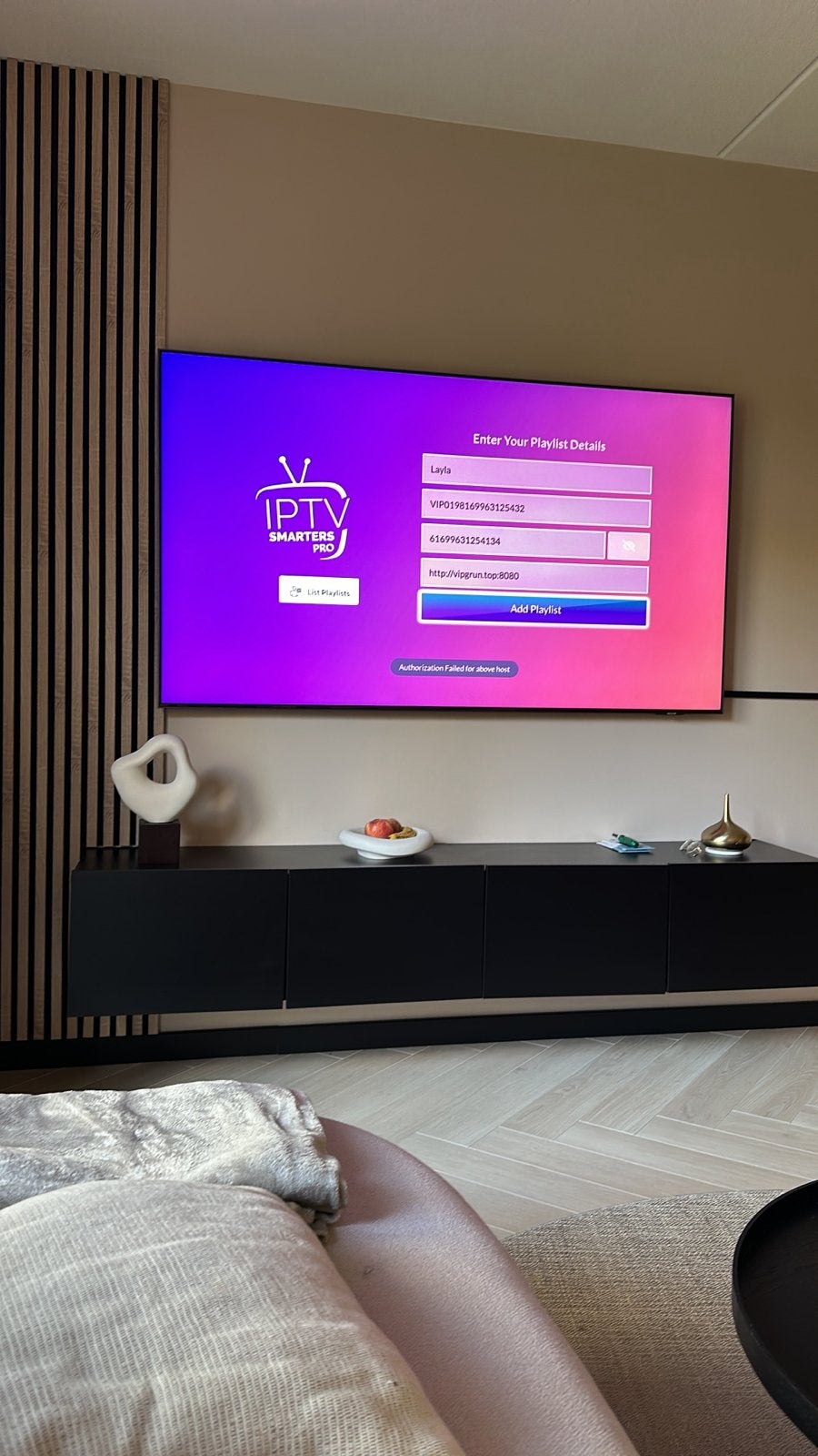 Tv meubel met achterwand latjes, LED, 50 Hz, Zo goed als nieuw, 100 cm of meer