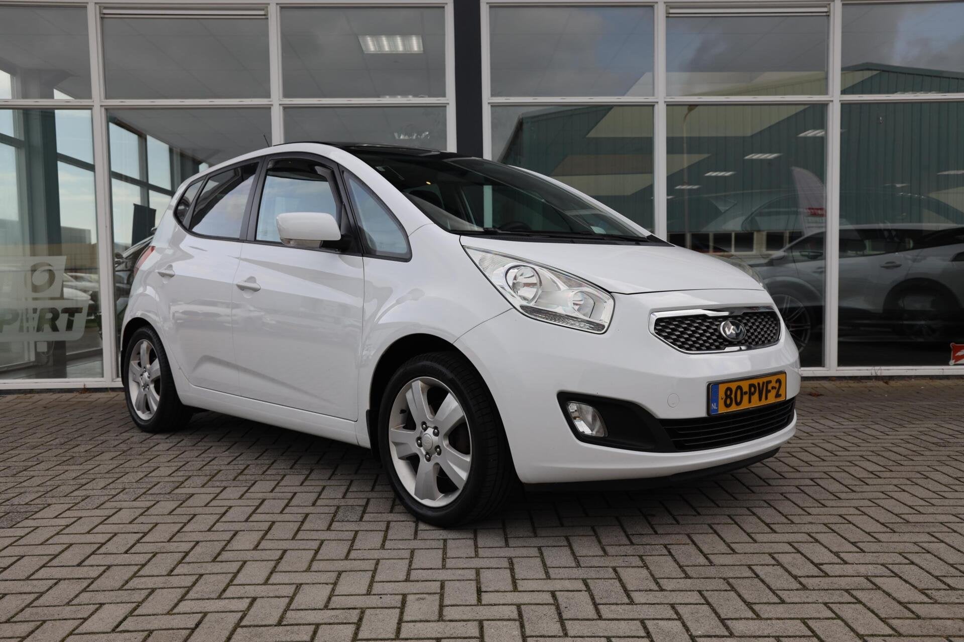 Kia Venga 1.4 CVVT Fuse|Panorama|Cruise control|Camera|, Auto's, Voorwielaandrijving, Euro 5, Start-stop-systeem, Gebruikt