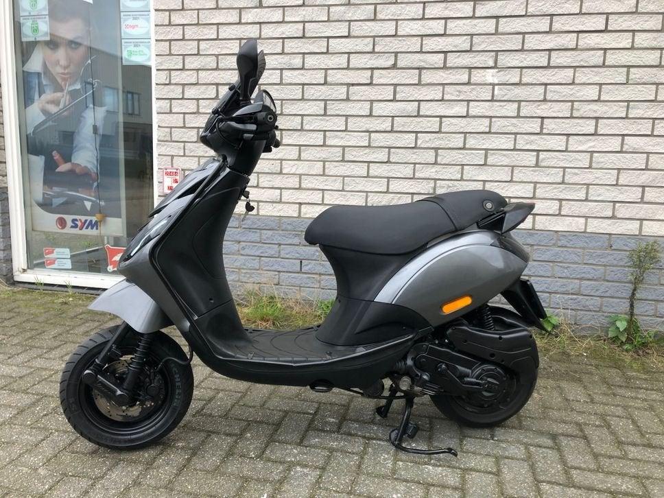 GAVE PIAGGIO ZIP SP 45KM BROM  4-T AGAAT GRIJS BJ2010 9000K, PIAGGIO, Onbekend, Onbekend, Piaggio