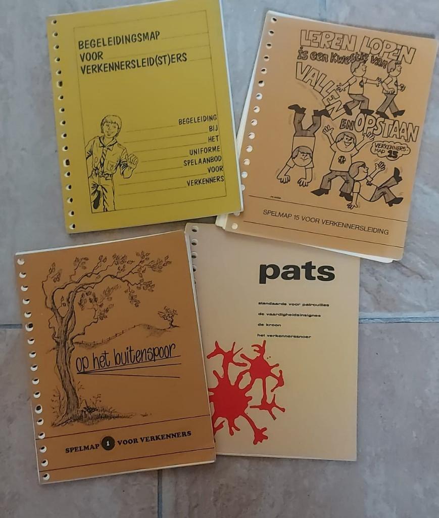 scouting 4 spelmappen Verkenners, Verzamelen, Scouting, Ophalen of Verzenden, Zo goed als nieuw, Boek of Tijdschrift