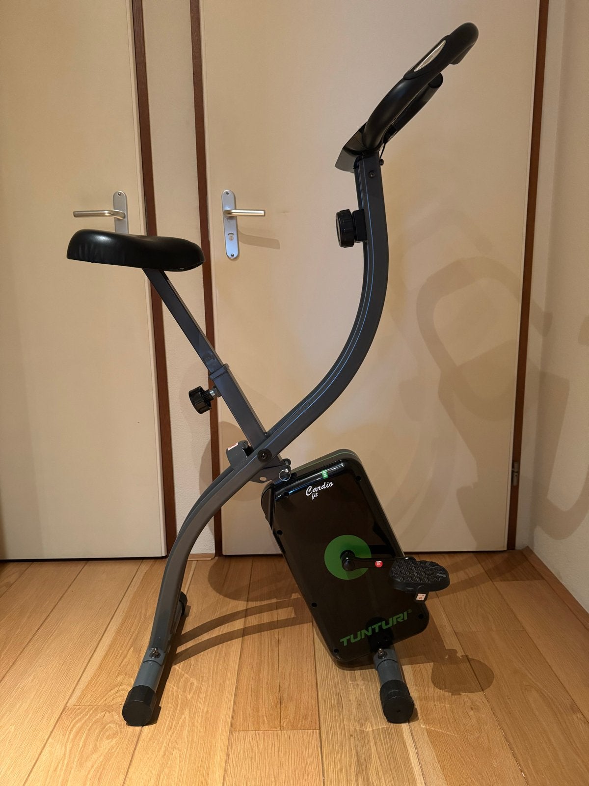 Tunturi Cardio Fit Hometrainer – Zo goed als NIEUW! – Opklap, Ophalen, Zo goed als nieuw, Metaal, Benen