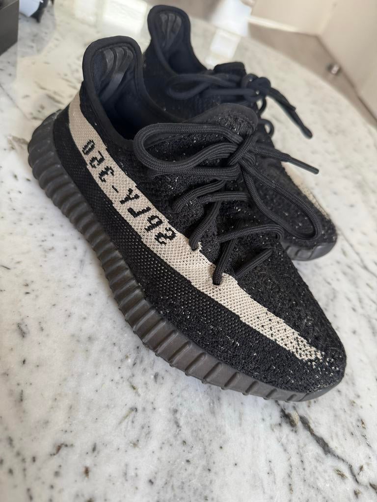 Adidas Yeezy Boost 350 V2 Black, Kleding | Heren, Schoenen, Ophalen of Verzenden, Zo goed als nieuw, Zwart, Sneakers of Gympen