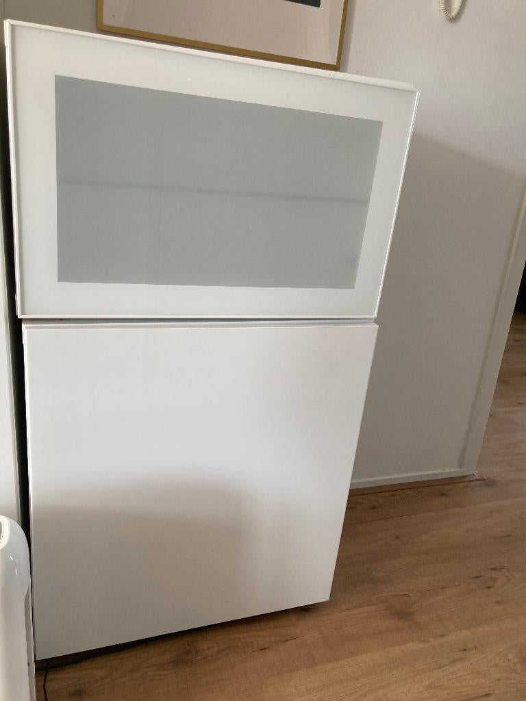IKEA BESTÅ Kastsysteem – Modulair en Veelzijdig, Huis en Inrichting, Kasten | Kledingkasten, Ophalen, Glas, IKEA BESTÅ Kastsysteem