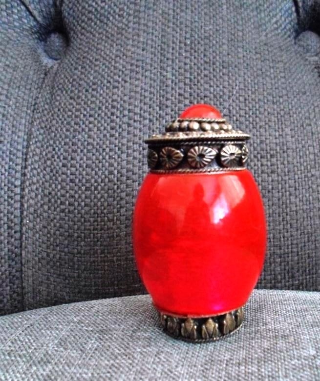 Oud rood Parfumpotje., Verzamelen, Parfumverzamelingen, Ophalen of Verzenden, Zo goed als nieuw, Parfumfles