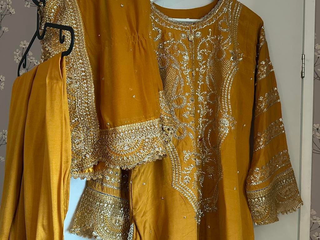Prachtige Indiase/Pakistaanse feestjurk - Maat M, Maat 38/40 (M), Overige typen, Geel, Ophalen of Verzenden