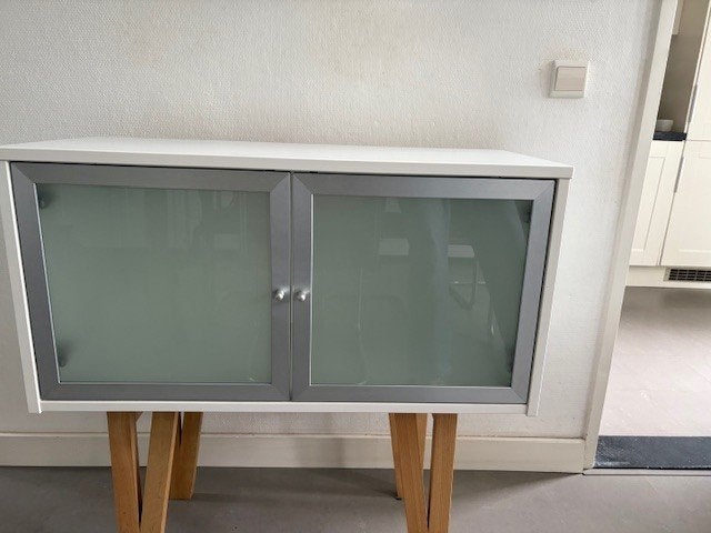 Wandkastje wit, met aluminium en matglas, Antiek en Kunst, Ophalen