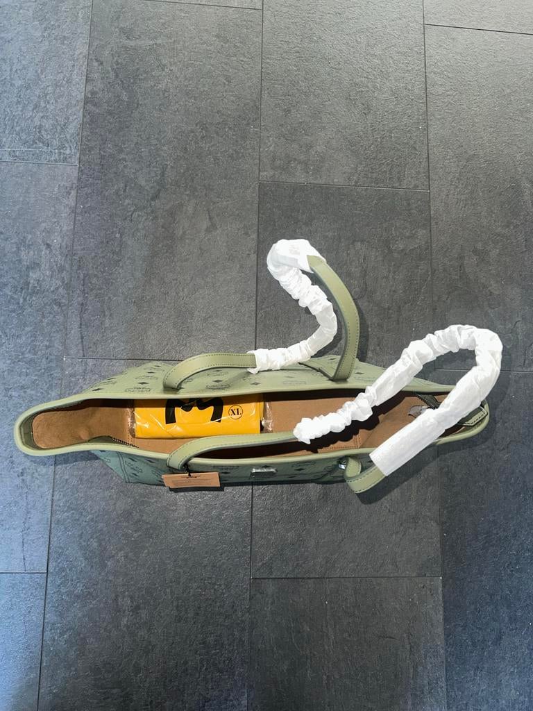 MCM Shopper Tas - Groen met Monogram Print, Sieraden, Tassen en Uiterlijk, Tassen | Damestassen, Ophalen, Nieuw, Groen, Shopper