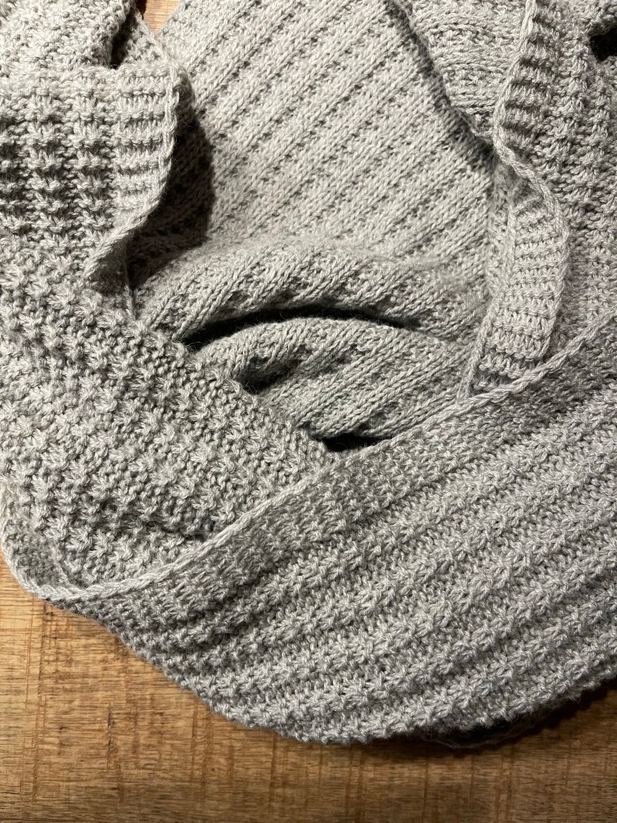 Handgebreide Grijze Alpaca Wollen Sjaal, Kleding | Dames, Ophalen of Verzenden, Nieuw, Maat 46/48 (XL) of groter, Sjaal