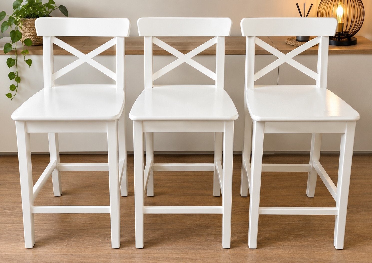 Set van 3 witte IKEA barkrukken met rugleuning, Huis en Inrichting, Ophalen, Gebruikt, Met voetsteun, 60 tot 90 cm