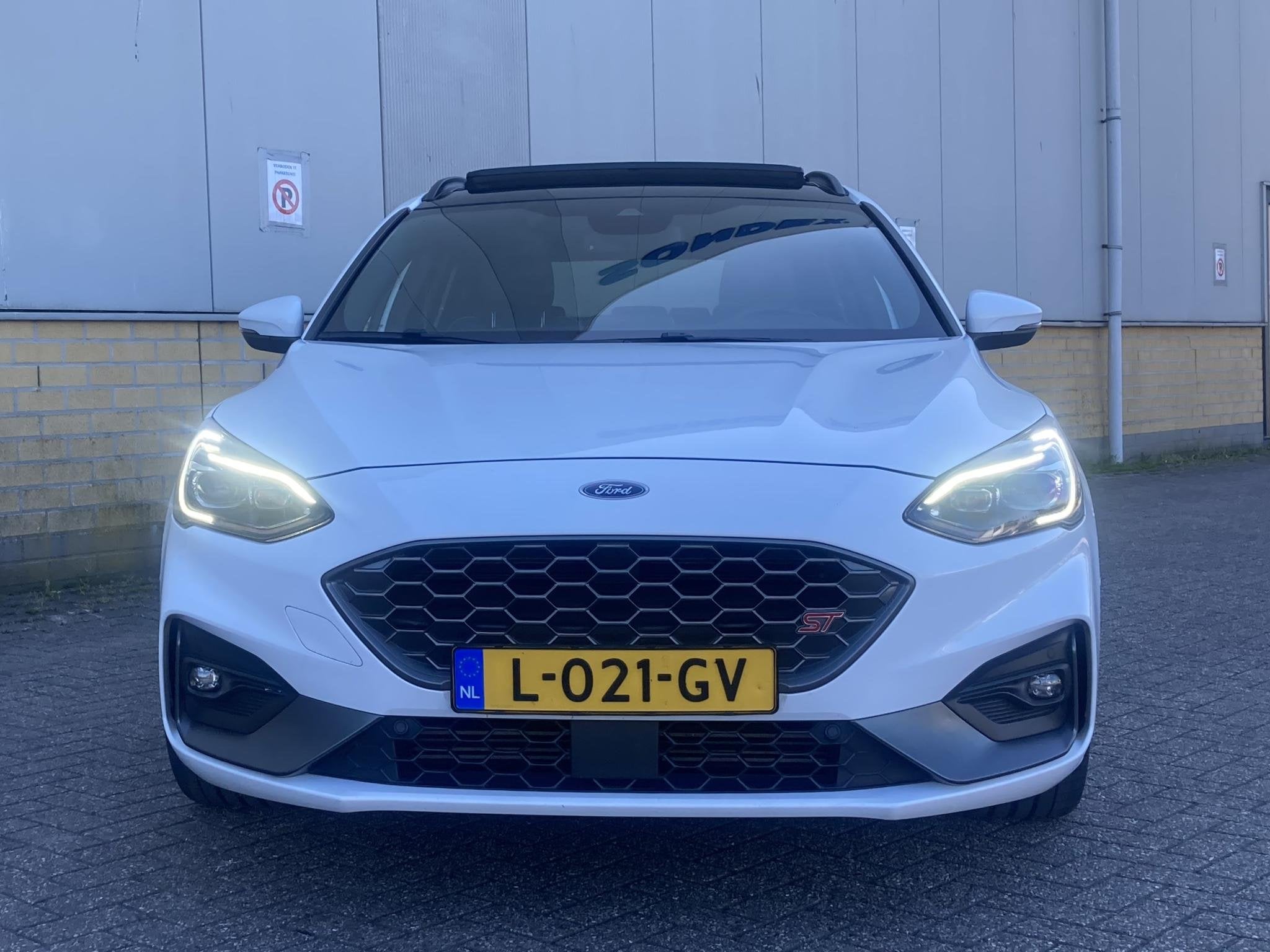 Ford Focus 2.3 EcoBoost ST-3 Performance 280 pk Performance, Auto's, Gebruikt, 4 cilinders, Automatische klimaatregeling, Leder en Stof