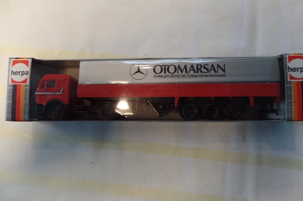 Mercedes trekker / oplegger Otomarsan (Herpa), Verzenden, Nieuw, Bus of Vrachtwagen, Herpa