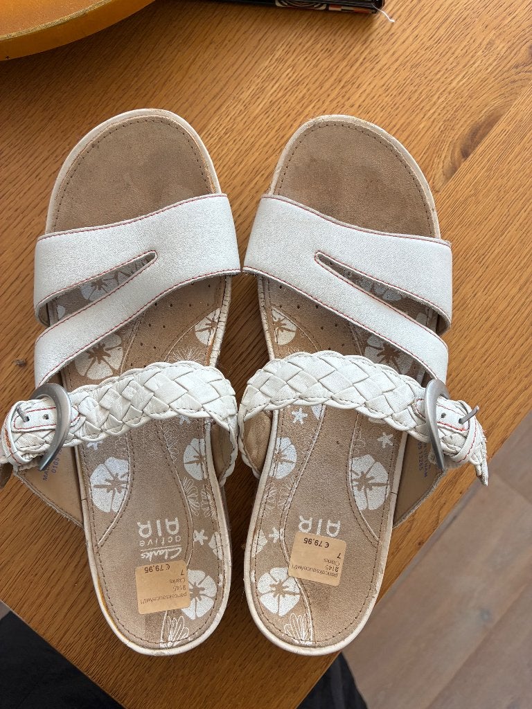 Clarks Air Active sandalen wit maat 7, Wit, Zo goed als nieuw, Clarks, Sandalen of Muiltjes