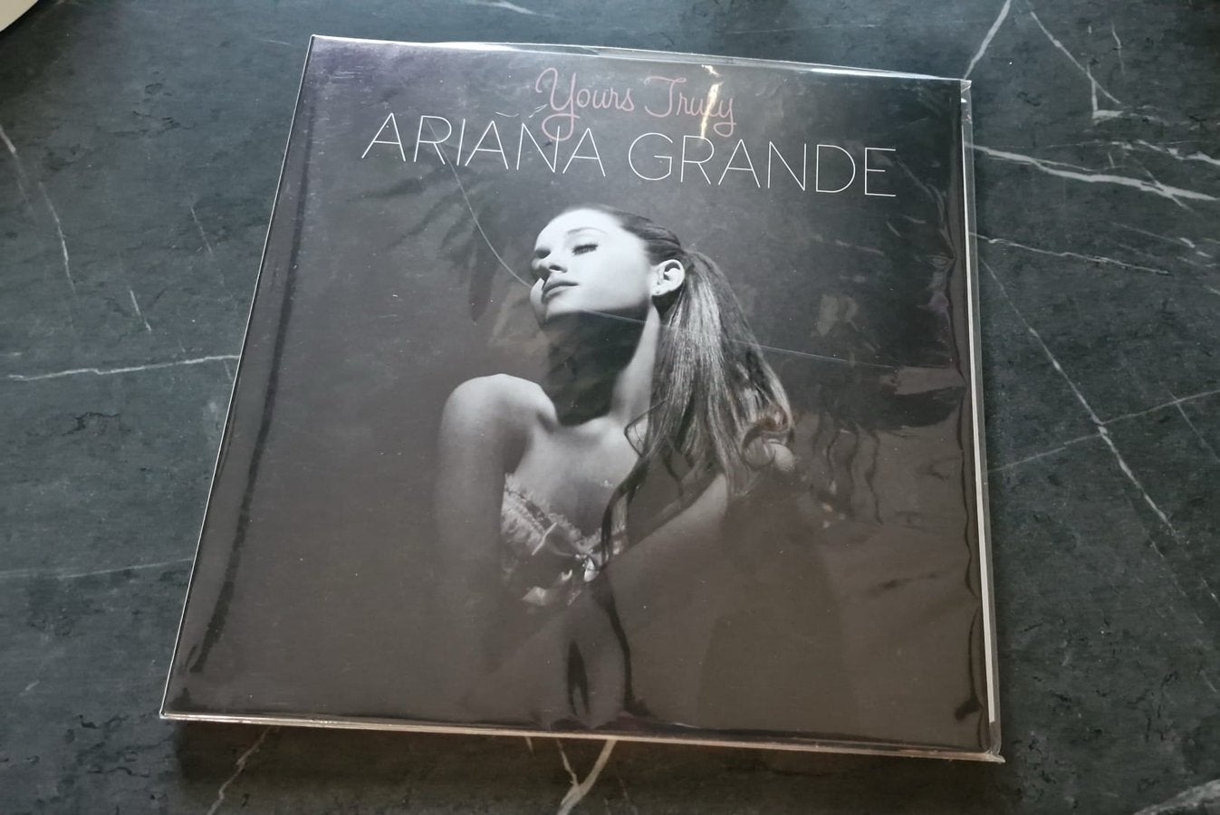 Ariana Grande - Yours Truly Vinyl LP, 2010 - 2019, Ophalen of Verzenden, Zo goed als nieuw, 12 inch