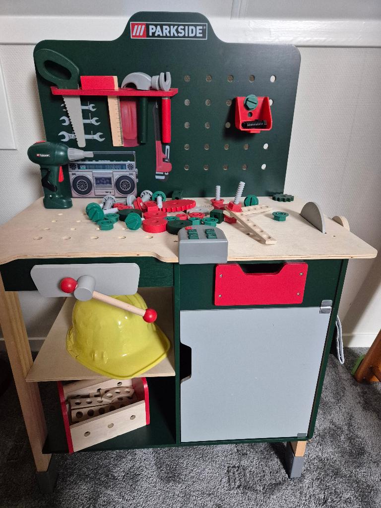Houten werkbankje, Kinderen en Baby's, Speelgoed | Houten speelgoed, Ophalen, Zo goed als nieuw, Meubelstuk of Keukentje