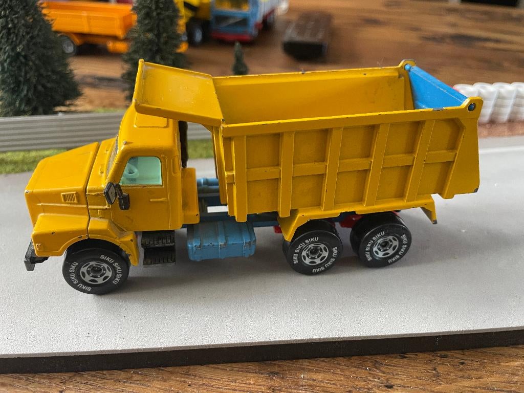 Siku 2514 Volvo N12 kipper, Ophalen of Verzenden, Zo goed als nieuw, Bus of Vrachtwagen, SIKU