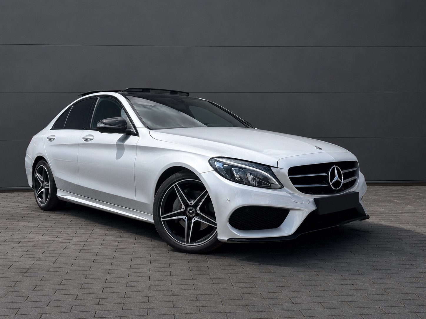 Mercedes-Benz 180 AMG Night Pakket l Pano l Keyles l Camera, Automaat, 1800 kg, Particulier, Sedan