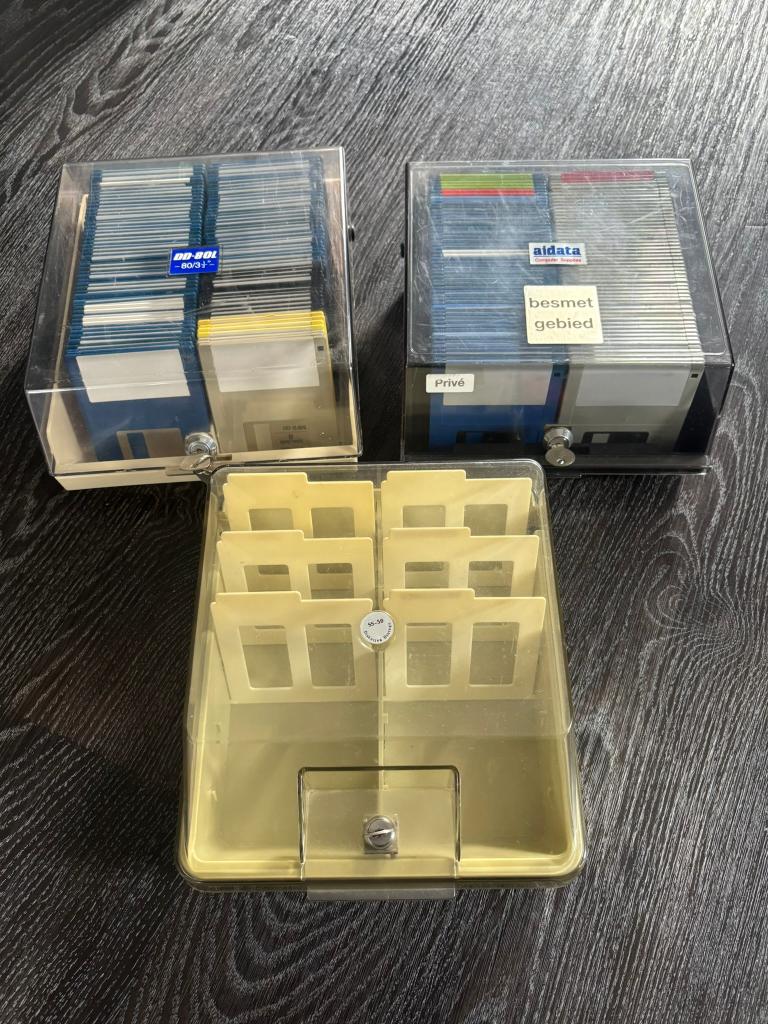 Vintage 3.5 diskettes inclusief boxen voor Commodore, Ophalen, Commodore