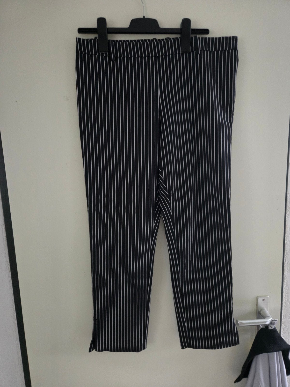 H&M Gestreepte Broek - Zwart/Wit, Maat 44, H&M, Zwart, Maat 42/44 (L), Ophalen of Verzenden