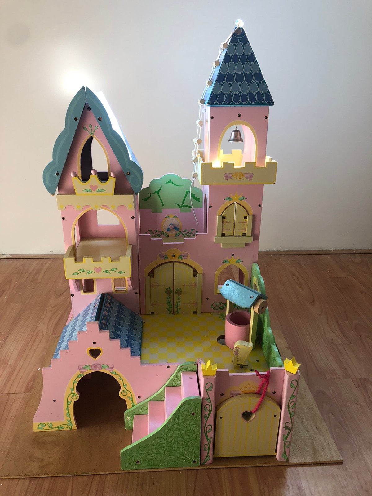 poppenhuis kasteel met muziek, Ophalen, Gebruikt, Poppenhuis