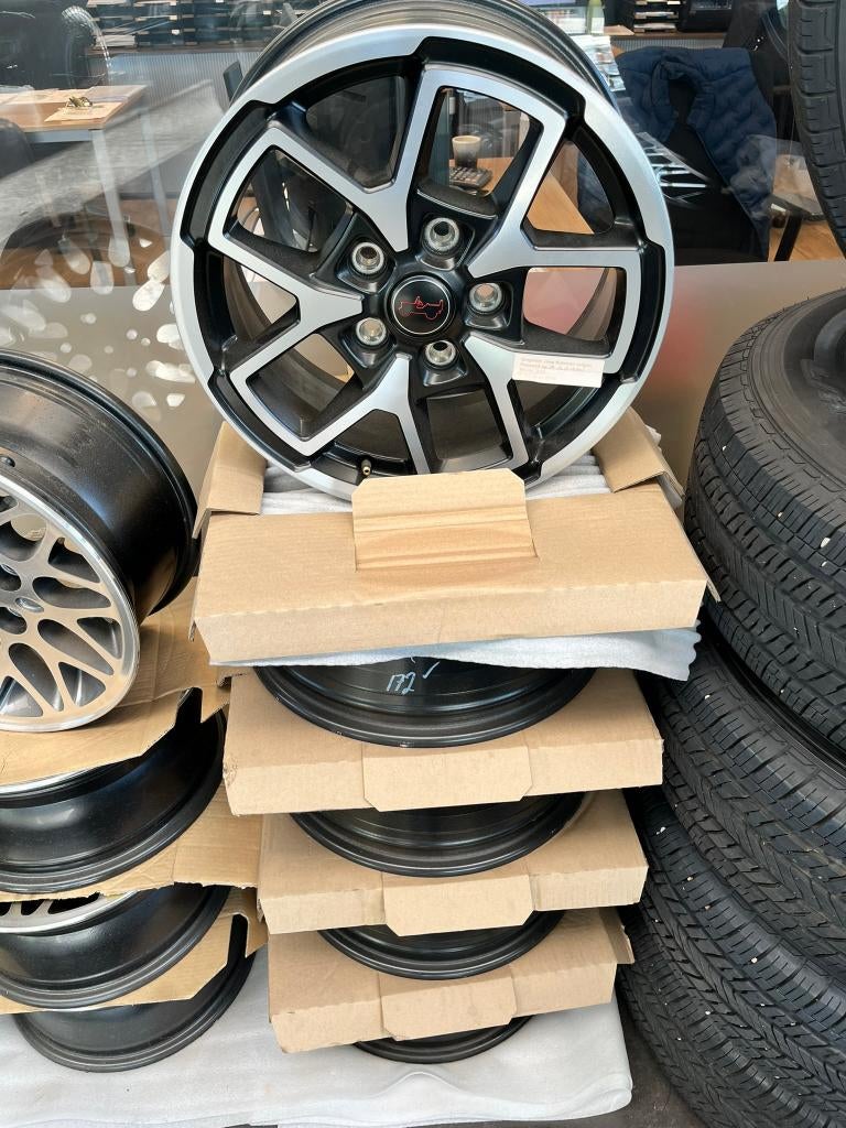 Jeep Wrangler RUBICON JL 2024 losse velgen 5 stuks, Auto-onderdelen, Banden en Velgen, Ophalen, Gebruikt, Velg(en), 17 inch