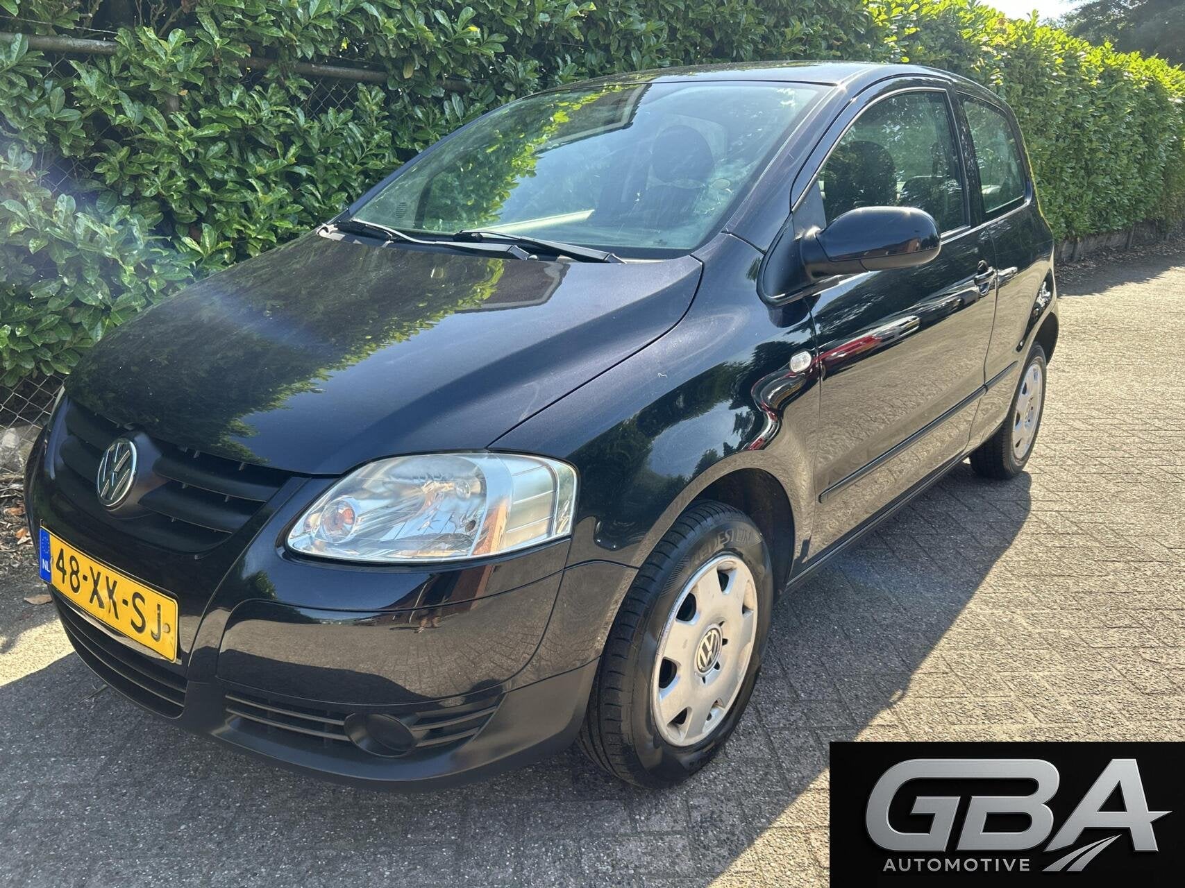 Volkswagen Fox 1.4 Trendline 2E EIGENAAR APK t/m 29-06-2027!, Auto's, Voorwielaandrijving, 15 km/l, 4 stoelen, Zwart