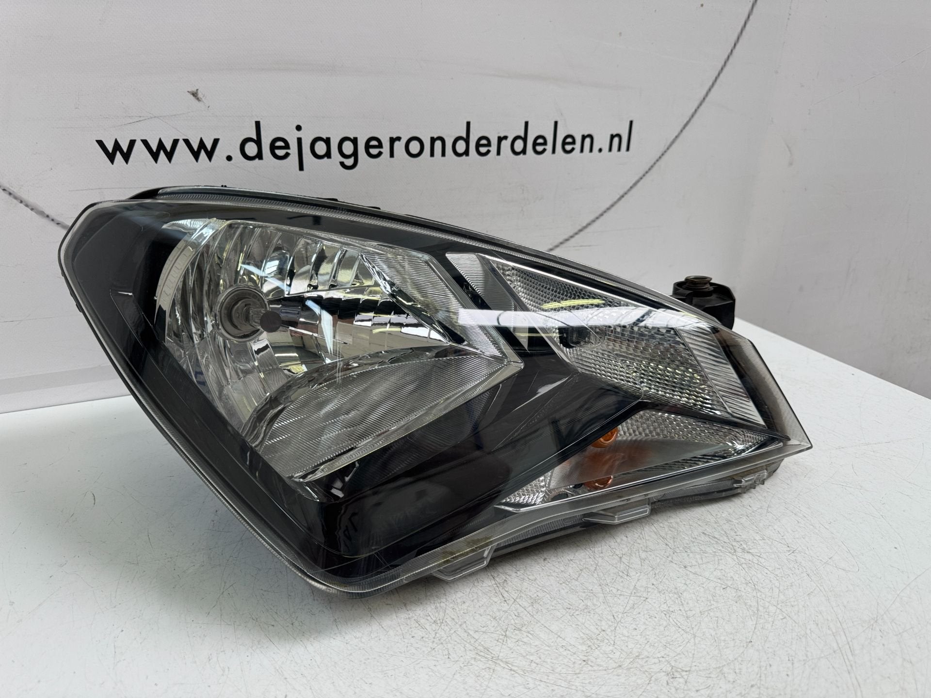SEAT MII KOPLAMP RECHTS 1SL941016F ORIGINEEL, Gebruikt, Autovia A-2, Km 585 585
08760  Martorell, ES, Ophalen of Verzenden, SEAT S.A.