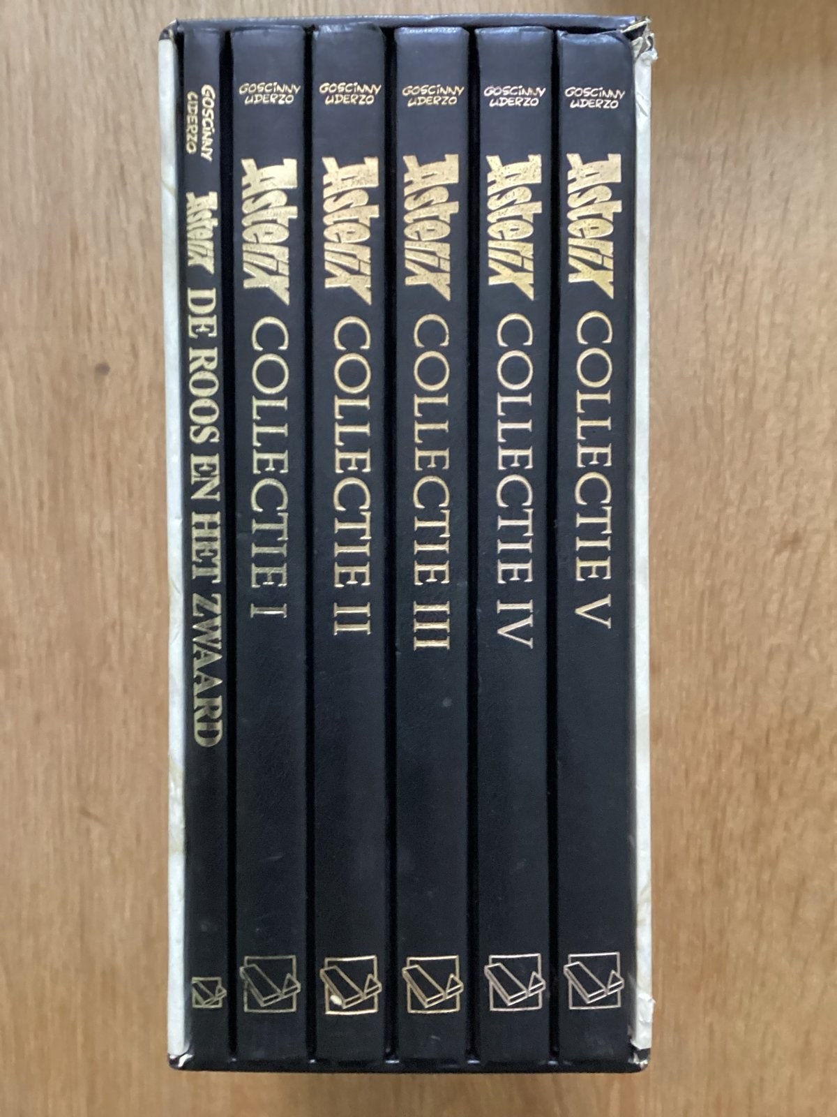 Asterix Collectie I-V en De Roos en het Zwaard, Boeken, Stripboeken, Complete serie of reeks, Ophalen of Verzenden, Zo goed als nieuw