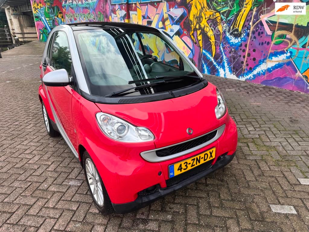 Smart Fortwo coupé 1.0 mhd Passion. Panorama dak automaat A, Auto's, Smart, Automaat, Gebruikt, Zwart, 18 €/maand