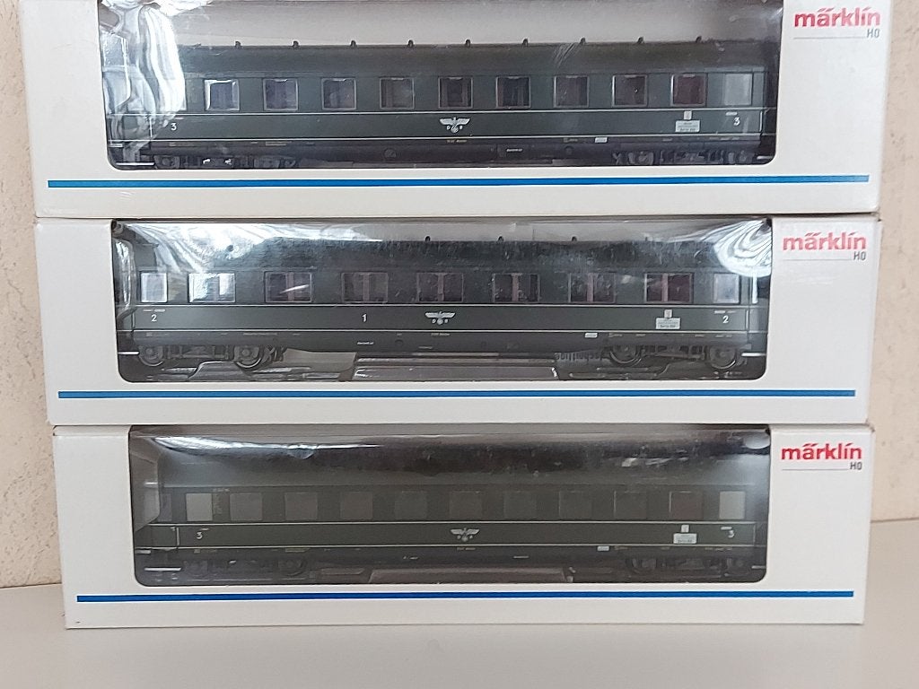 3 Marklin Personenwagons van de DR, Hobby en Vrije tijd, Modeltreinen | H0, Wisselstroom, Ophalen of Verzenden, Märklin, Nieuw