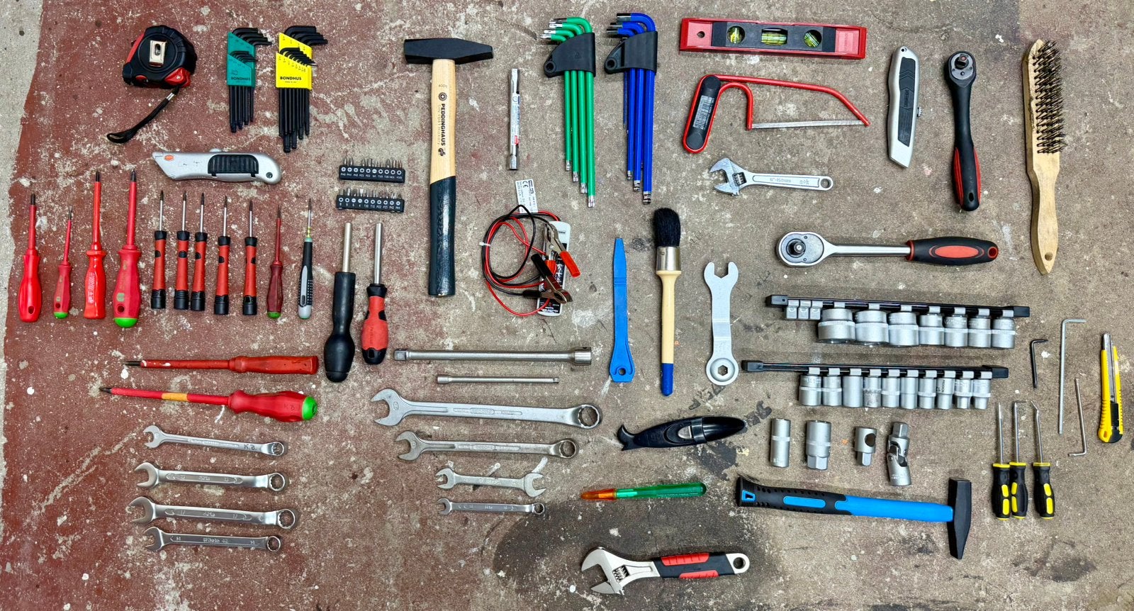 Gereedschapset + kist 131 delig A merken - Nieuwstaat, Doe-het-zelf en Verbouw, Ophalen of Verzenden, Zo goed als nieuw, Gereedschapsset
