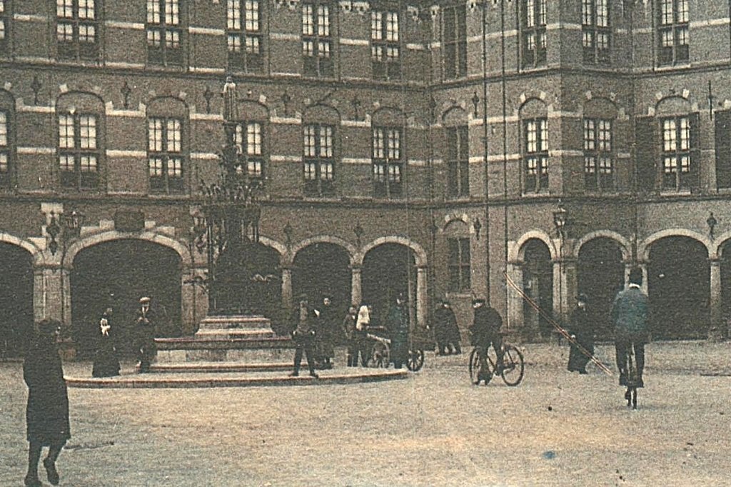 939691 s Gravenhage Binnenhof 1909 Gelopen met postzegel, Ophalen of Verzenden, Voor 1920, Gelopen, Zuid-Holland