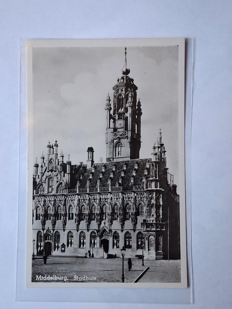 Ansichtkaart stadhuis Middelburg, Ophalen of Verzenden, 1920 tot 1940, Ongelopen, Zeeland