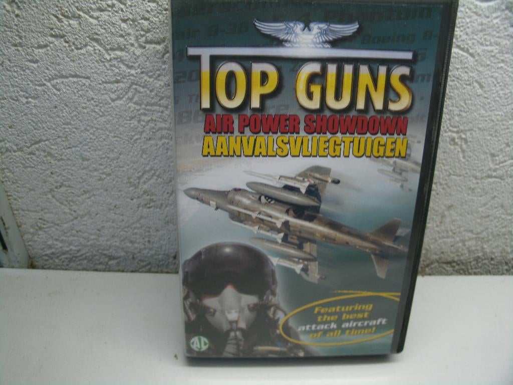vhs 105b aanvalsvliegtuigen, Cd's en Dvd's, VHS | Film, Alle leeftijden, Ophalen of Verzenden, Zo goed als nieuw, Actie en Avontuur